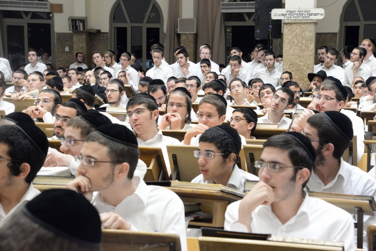 פוניבז' ספדה למשגיח הישיבה זצ"ל • תיעוד