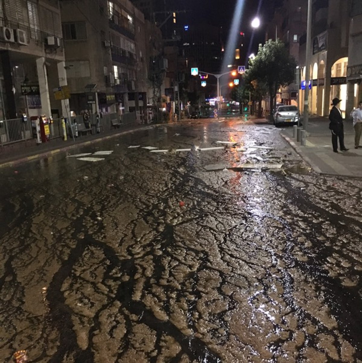 הסבל של תושבי בני ברק: הביוב עלה על גדותיו • צפו