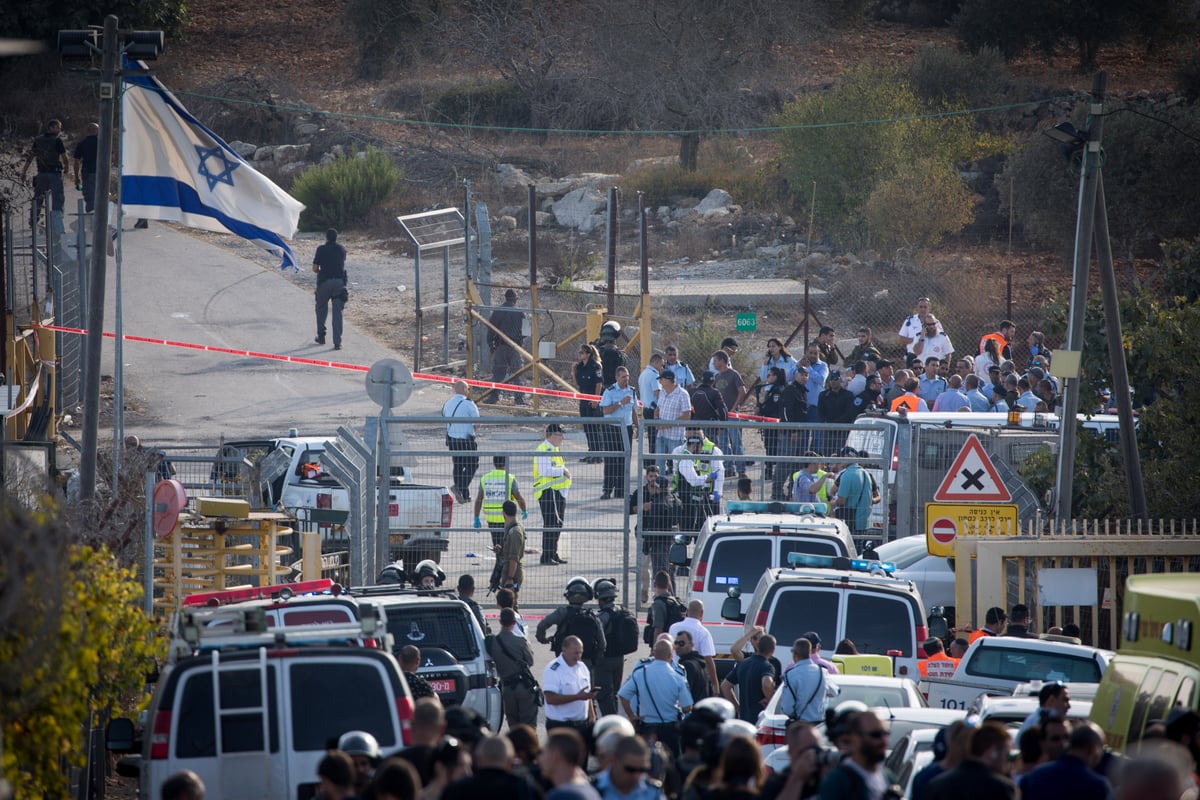 שלושה נרצחים בהר אדר • זירת הפיגוע בתמונות