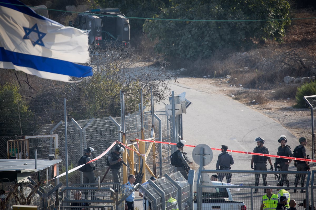 שלושה נרצחים בהר אדר • זירת הפיגוע בתמונות