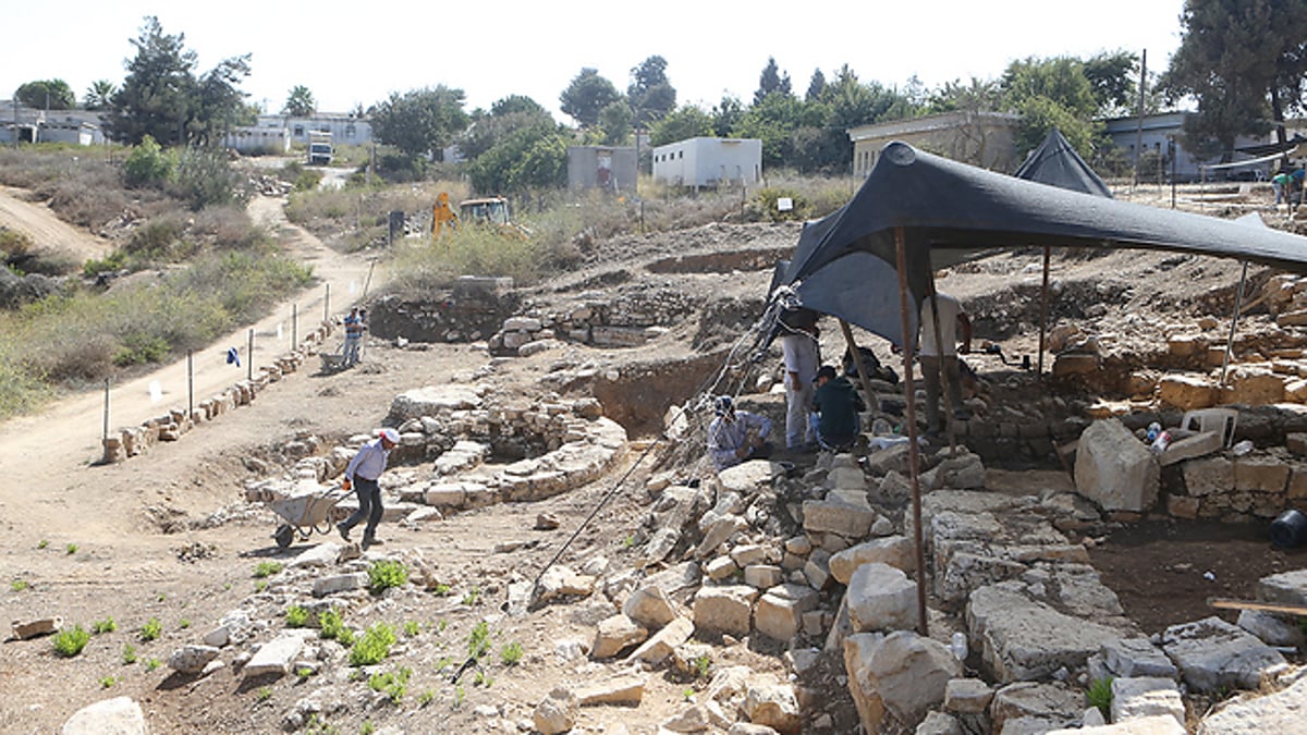 מתחת לבסיס צה"ל: ישוב יהודי מימי בית המקדש הראשון