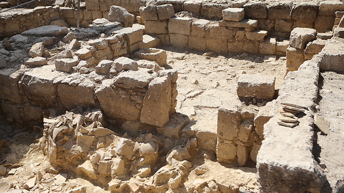 מתחת לבסיס צה"ל: ישוב יהודי מימי בית המקדש הראשון