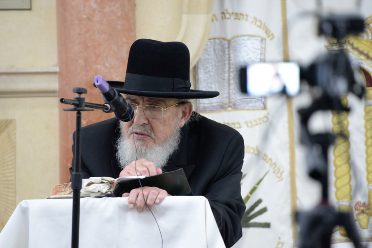 הגרב"מ אזרחי חיזק את רמת אלחנן • צפו