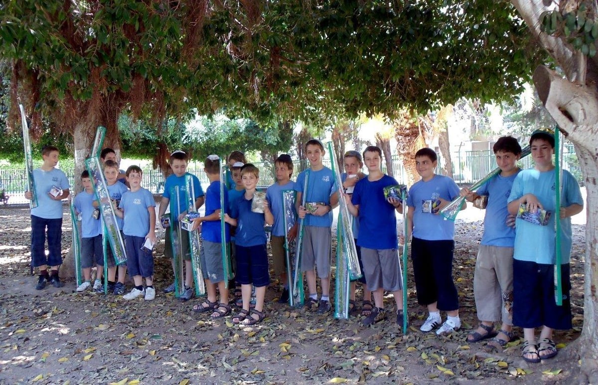 ידידי 'שובו' בעולם התגייסו - והילדים זכו לסט ארבעת המינים