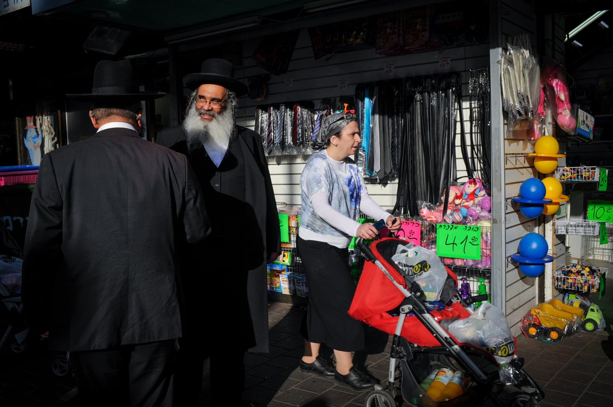 גלריה חגיגית: כך נערכים בבני ברק לחג הסוכות