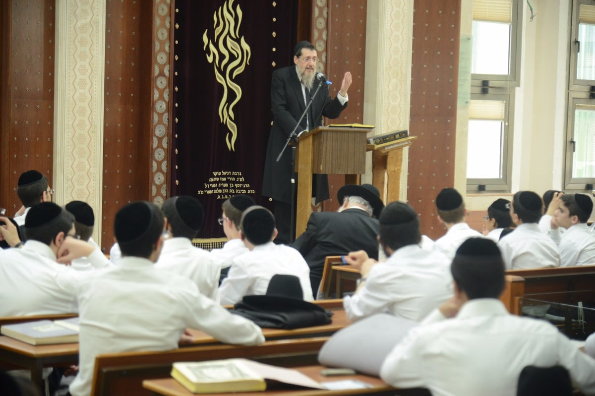 רחובות: הגרב"צ קוק פתח את ישיבת בין הזמנים