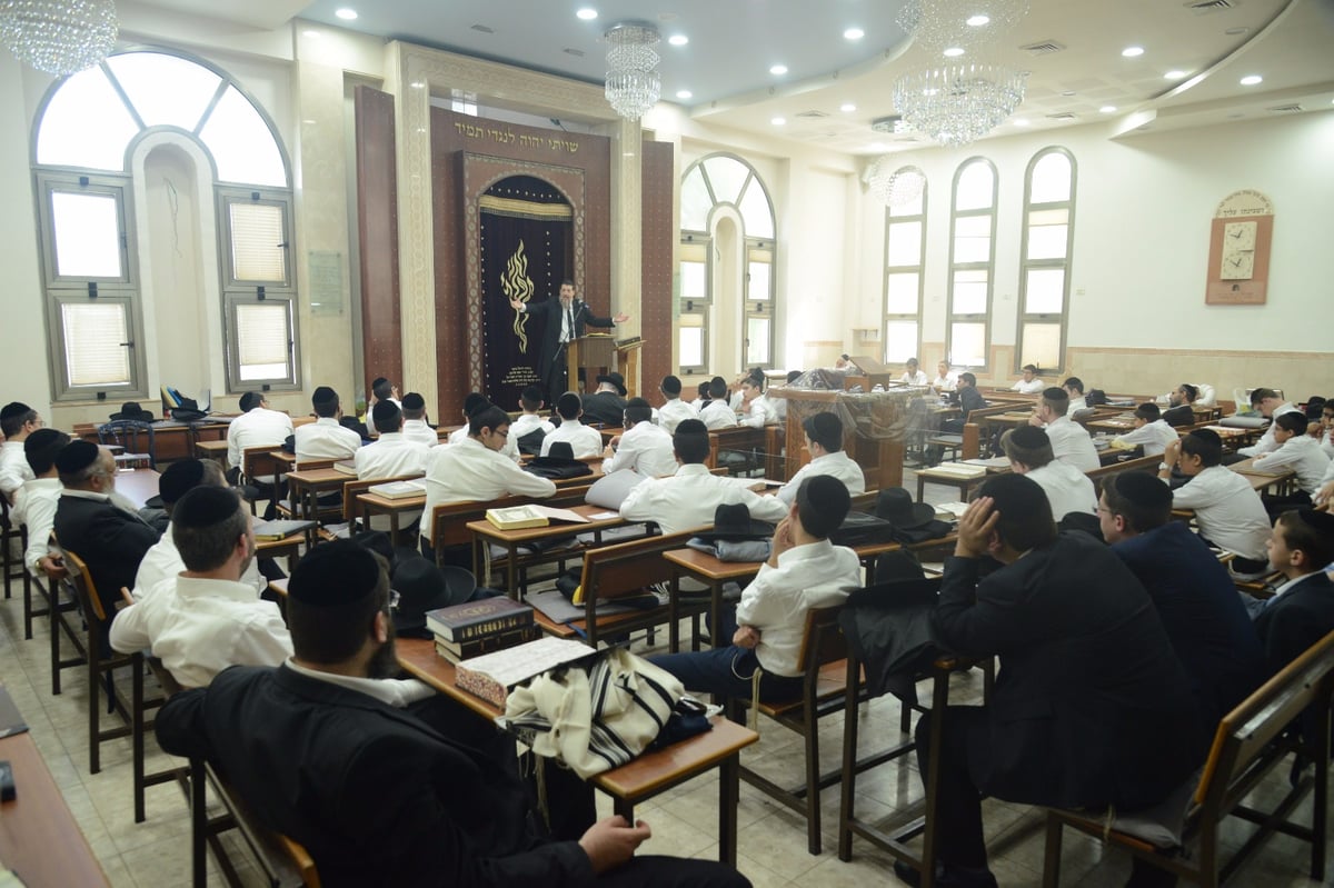 רחובות: הגרב"צ קוק פתח את ישיבת בין הזמנים