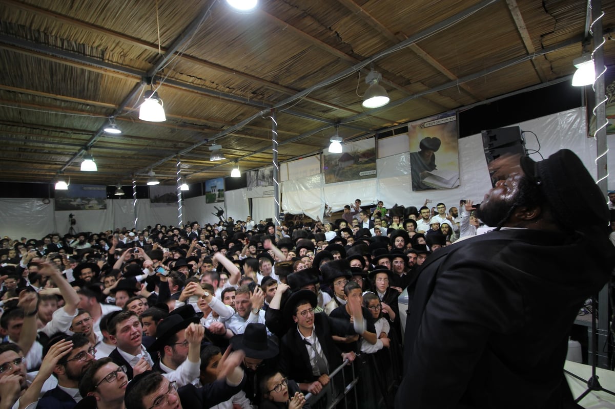 הילולת רבי נחמן מברסלב אצל הרב שלום ארוש • צפו