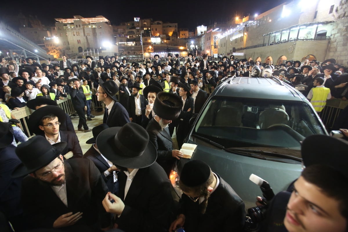 בעקבות החקירה: מרן הגר"ח קנייבסקי חיזק את הרב הבר