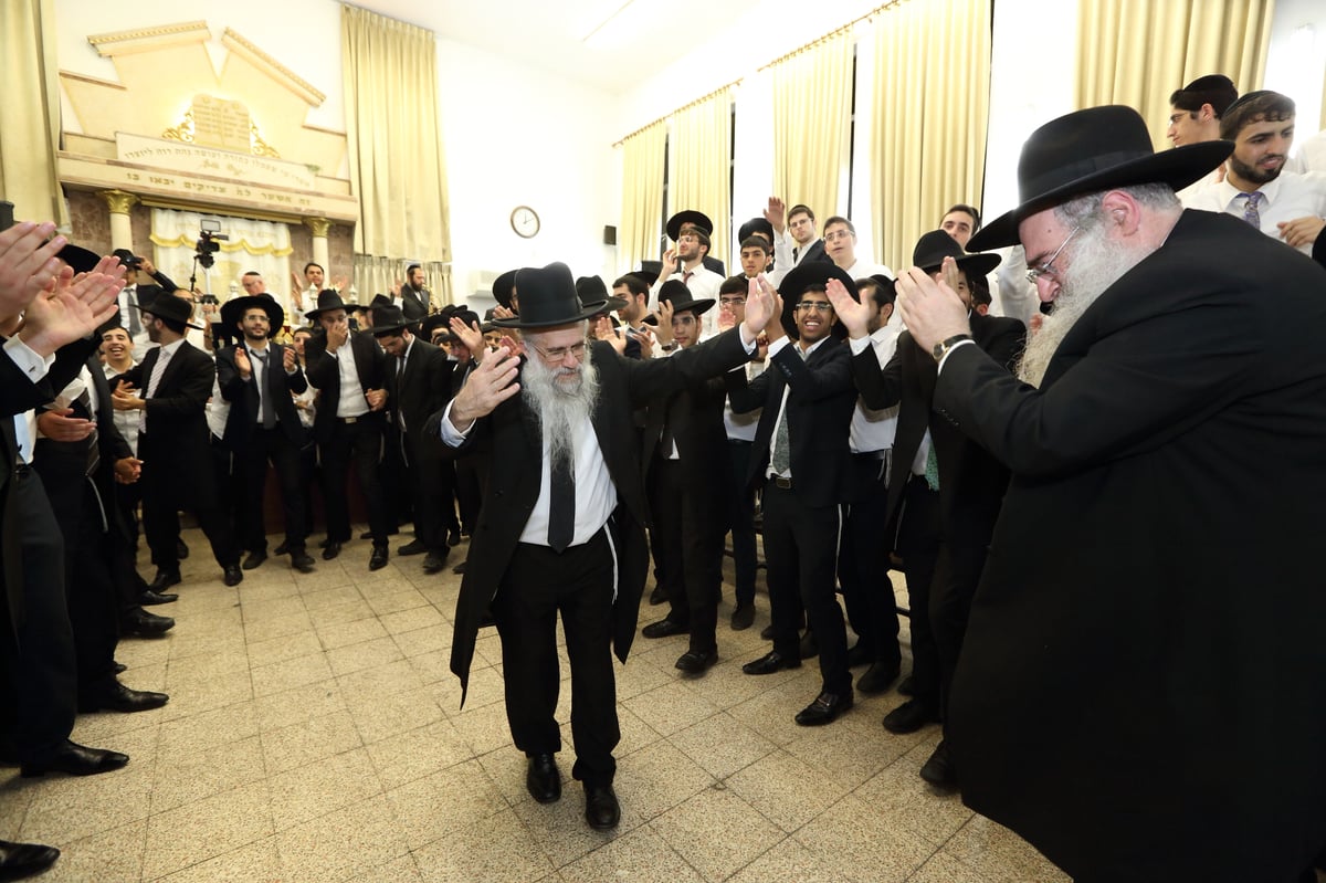 הקפות שניות בישיבת ברכת אפרים • תיעוד