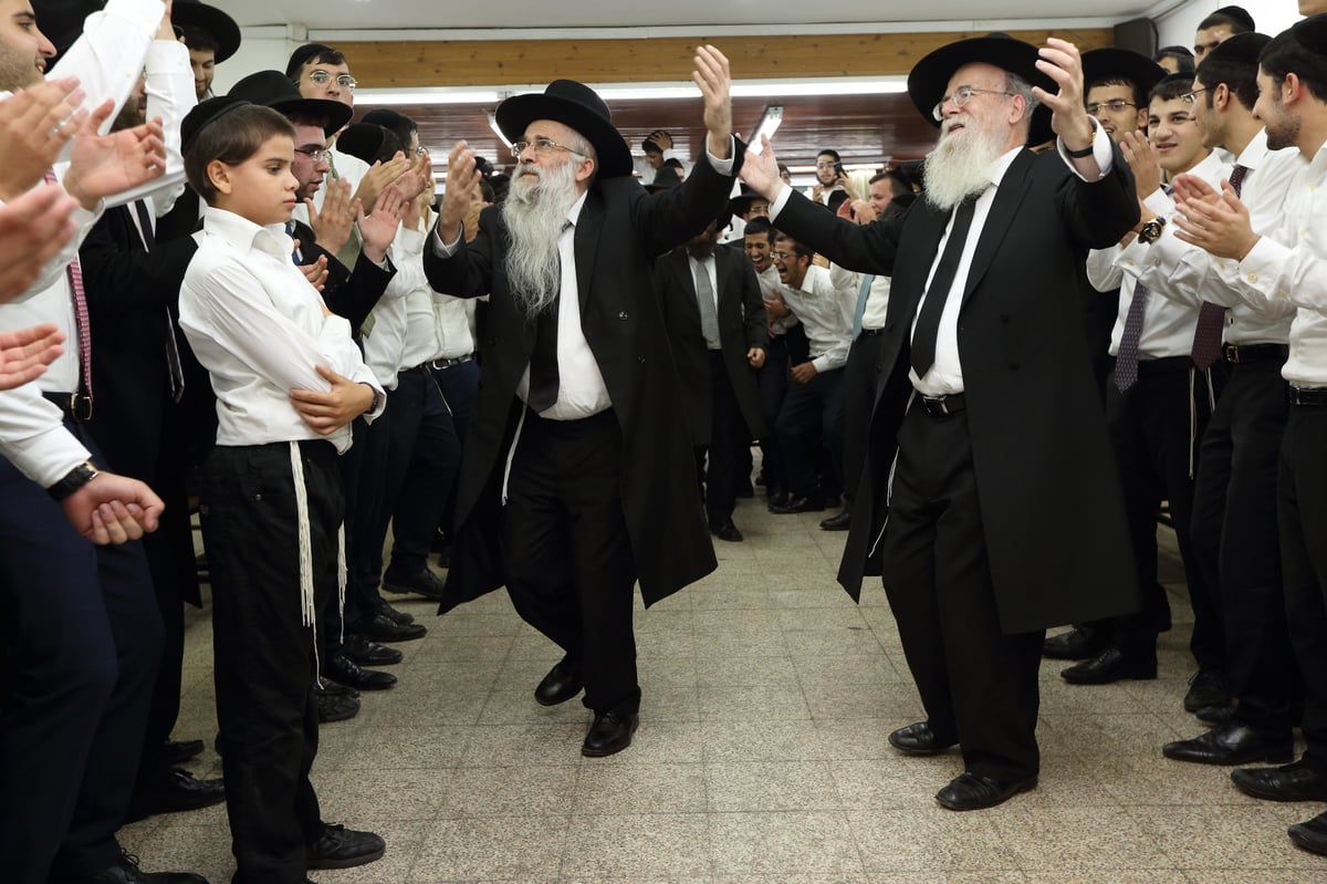 הקפות שניות בישיבת ברכת אפרים • תיעוד