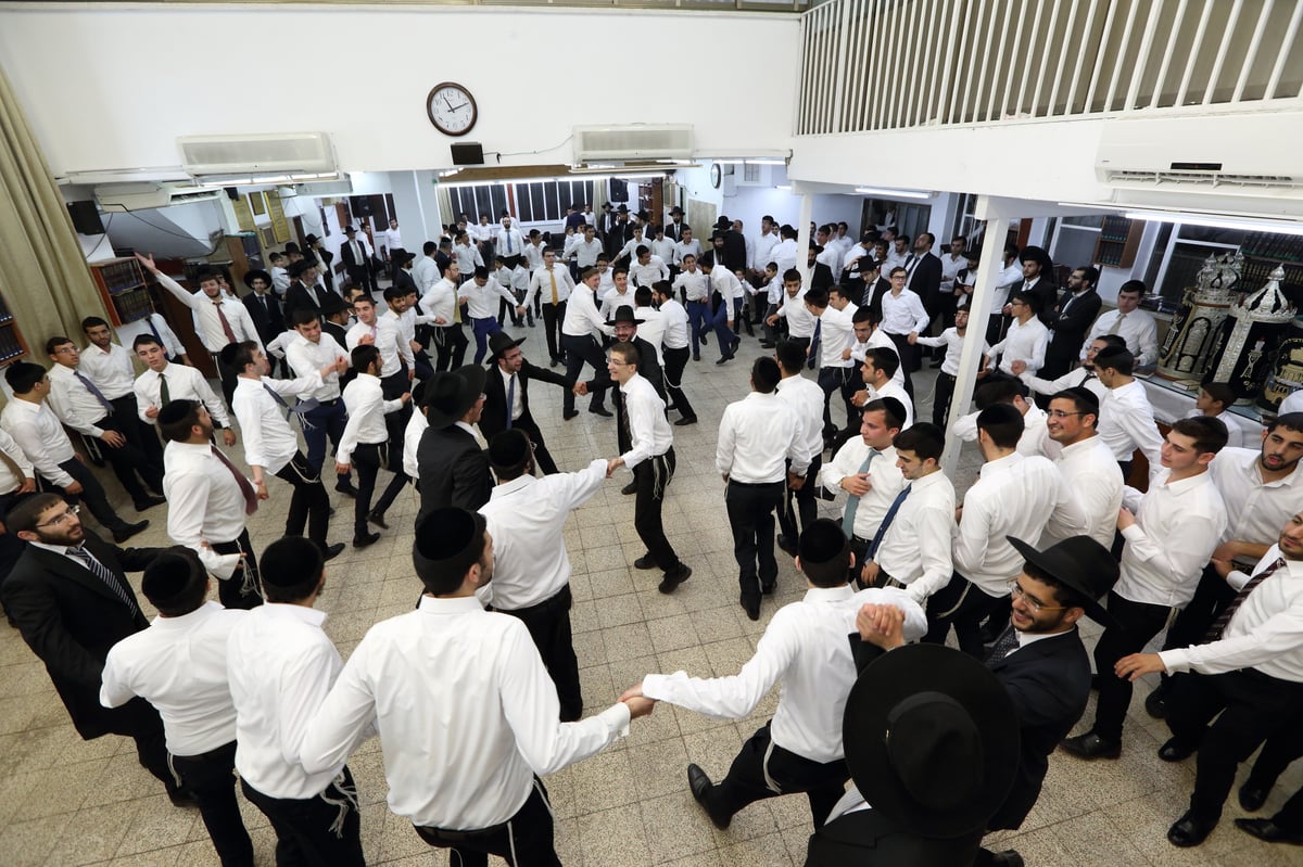 הקפות שניות בישיבת ברכת אפרים • תיעוד