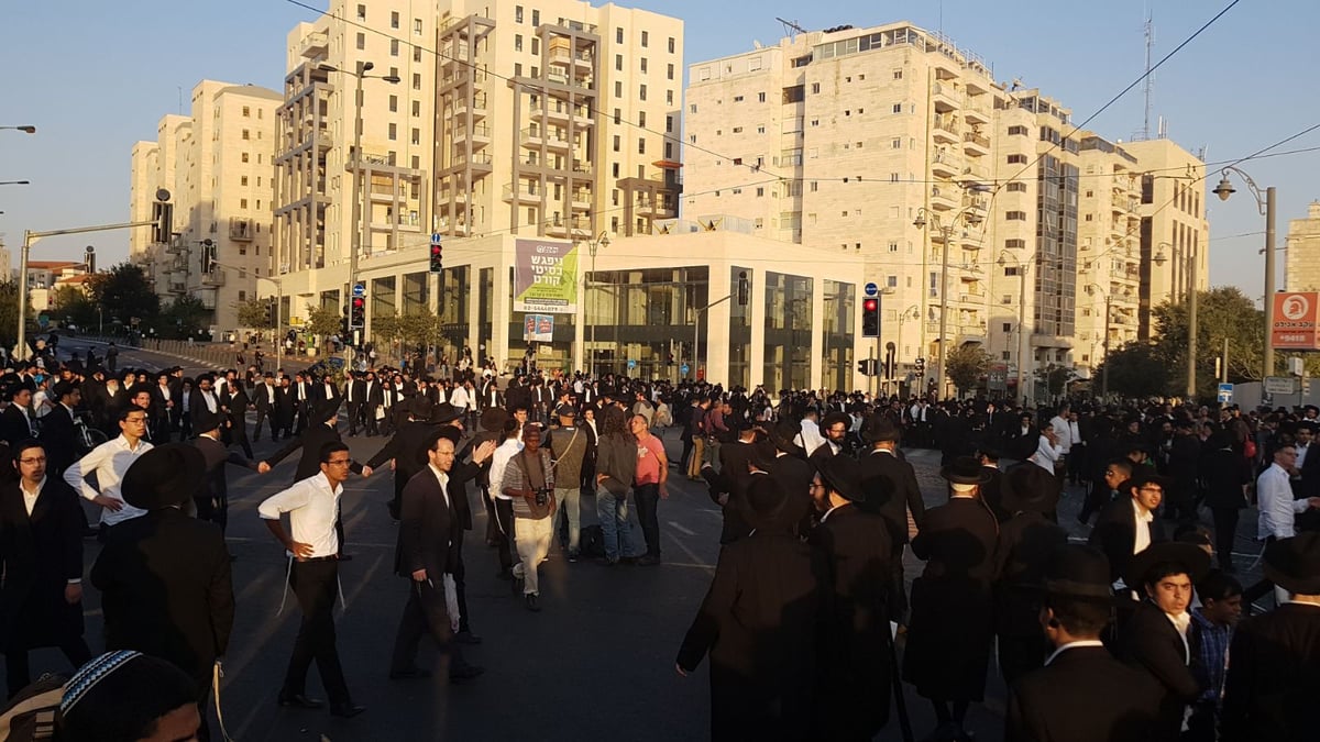 אנשי 'הפלג הירושלמי' חסמו את ירושלים; 17 נעצרו