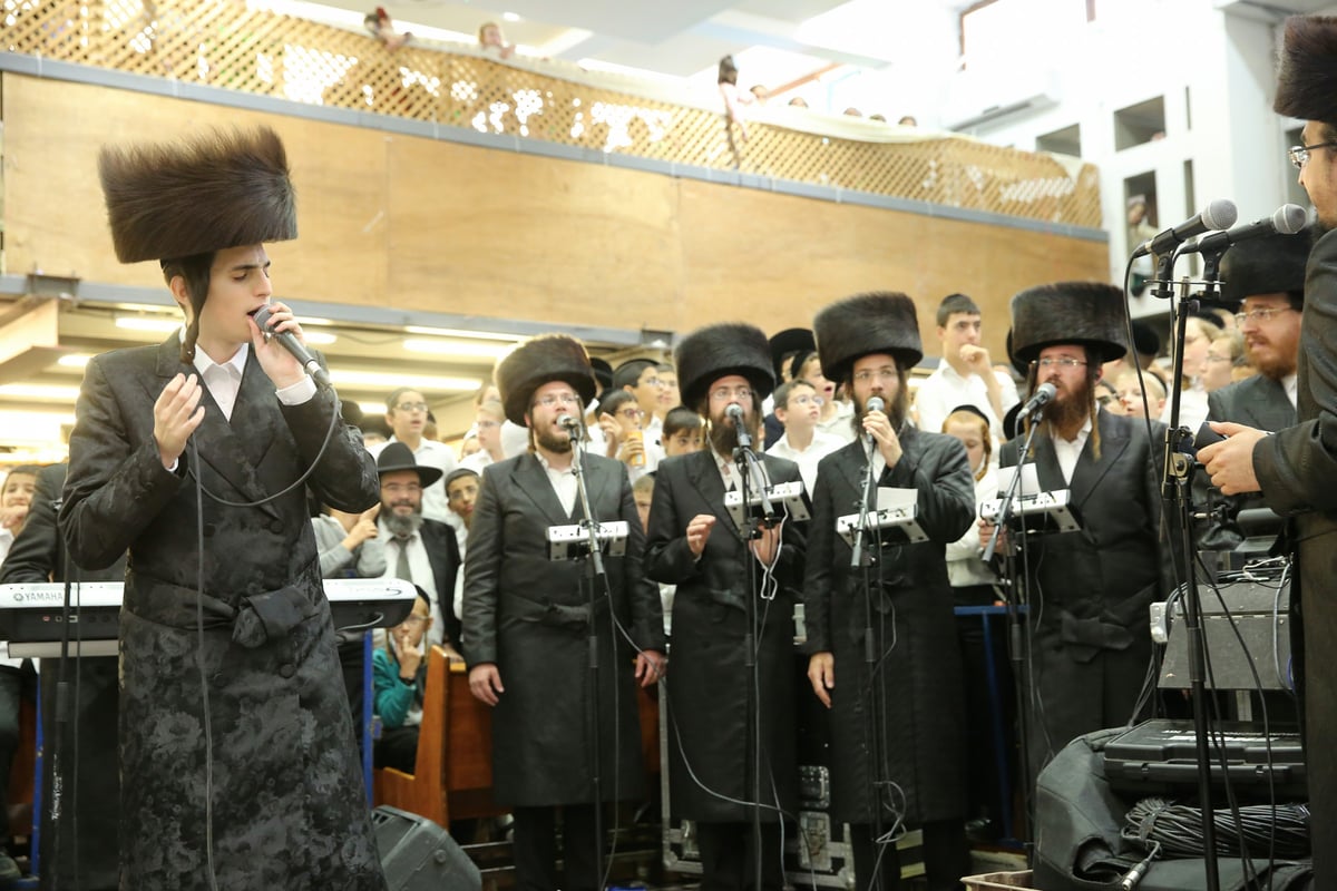 אלפי ילדים סיימו את הש"ס וחגגו עם הוריהם