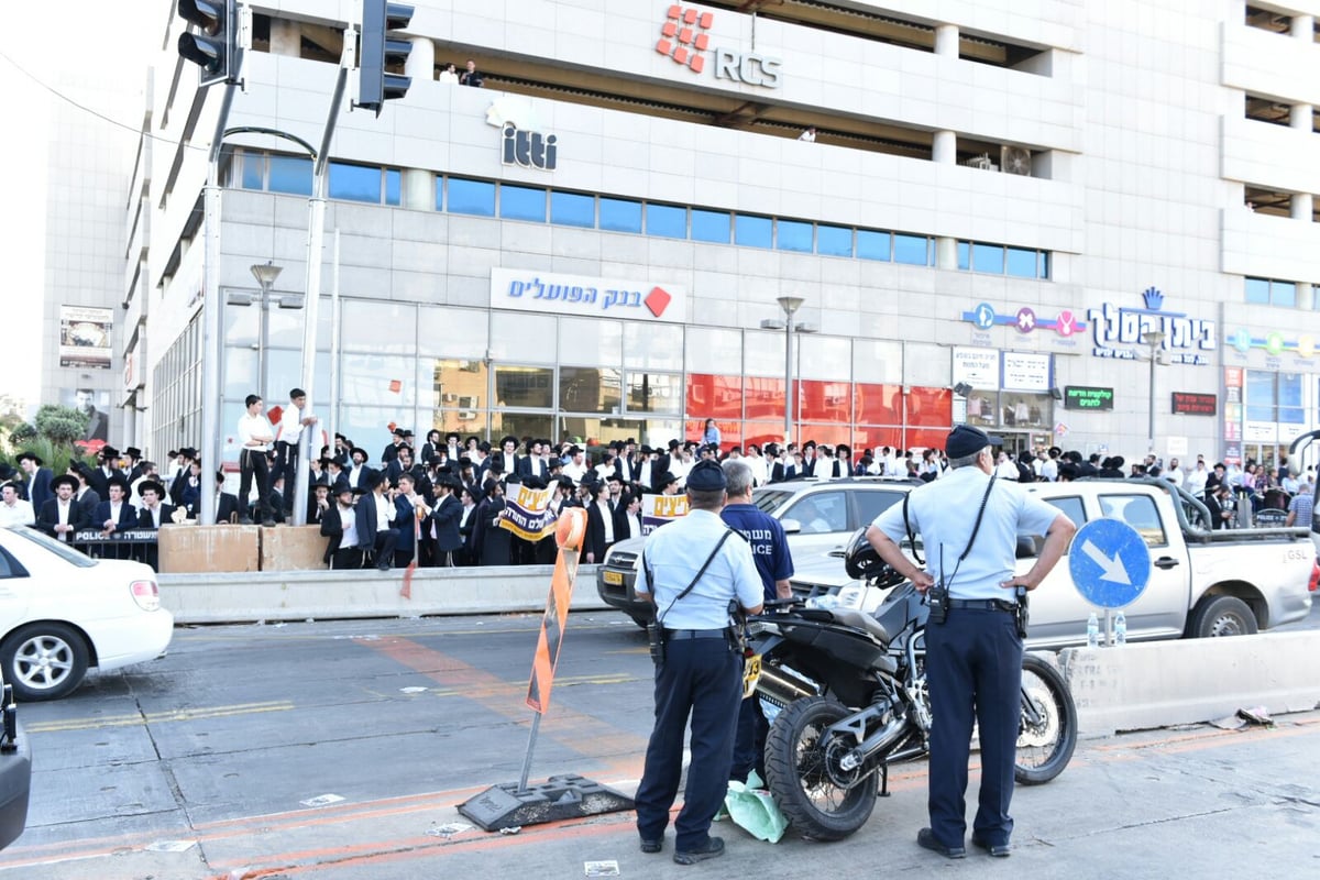 'הפלג' חסמו את בני ברק; 40 נעצרו • צפו