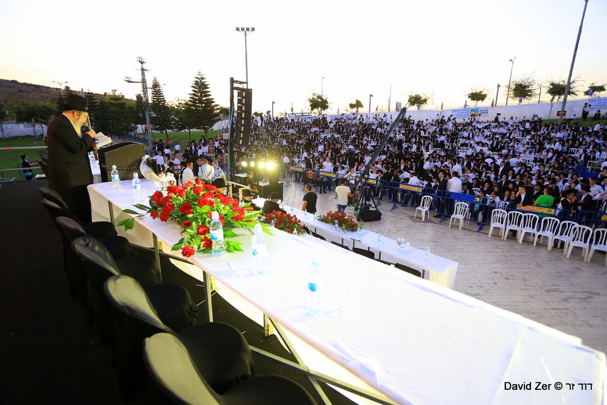 בני התורה סיימו מסכת טהרות עם מרן שר התורה. צפו