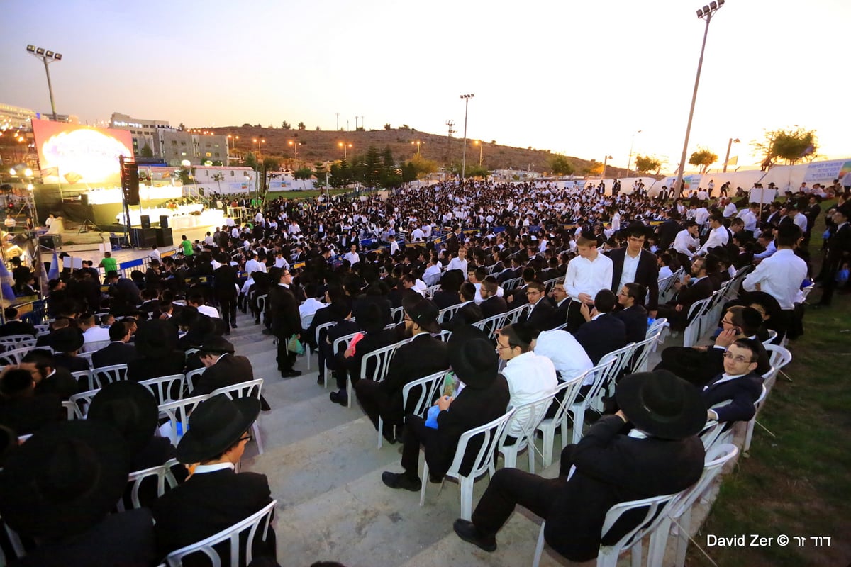 בני התורה סיימו מסכת טהרות עם מרן שר התורה. צפו