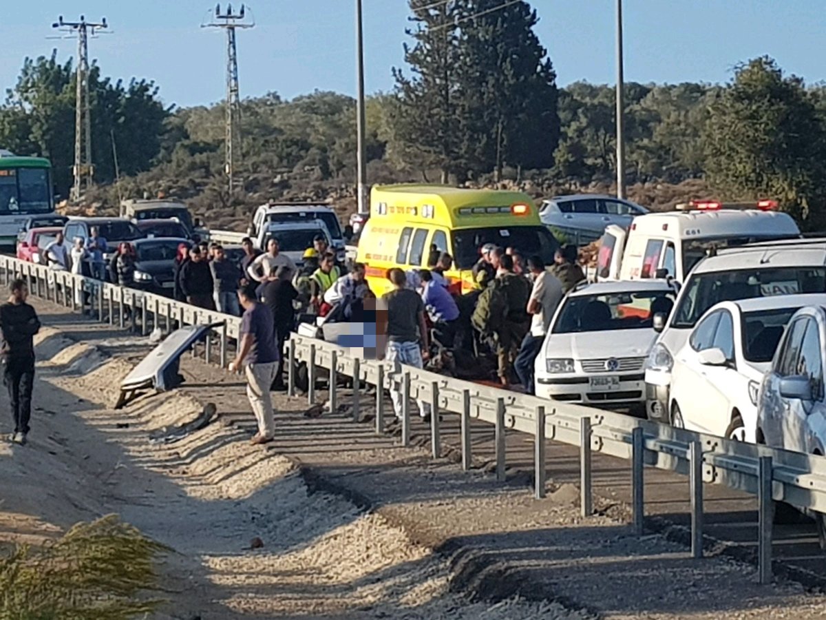 תאונה קשה: פלסטיני נהרג, ישראלים נפצעו