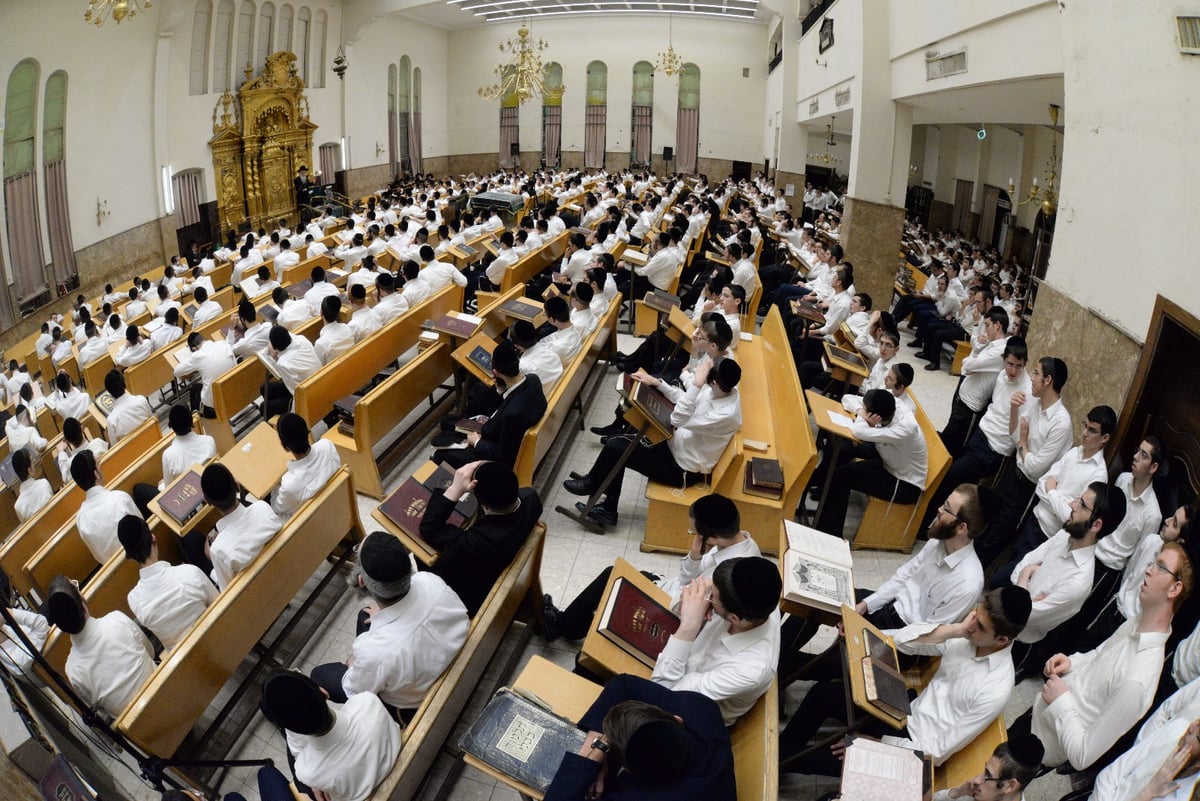 כך נפתח זמן חורף בישיבת פוניבז' • צפו