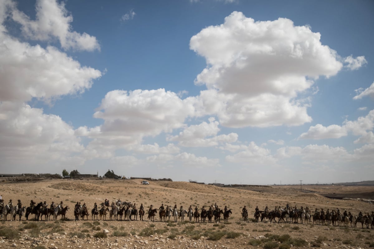 100 שנים לשיירת הסוסים האוסטרלית  • צפו