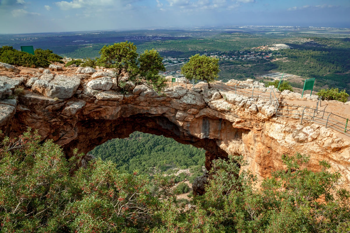 מרהיב במיוחד: ראש הנקרה ומערת קשת • צפו