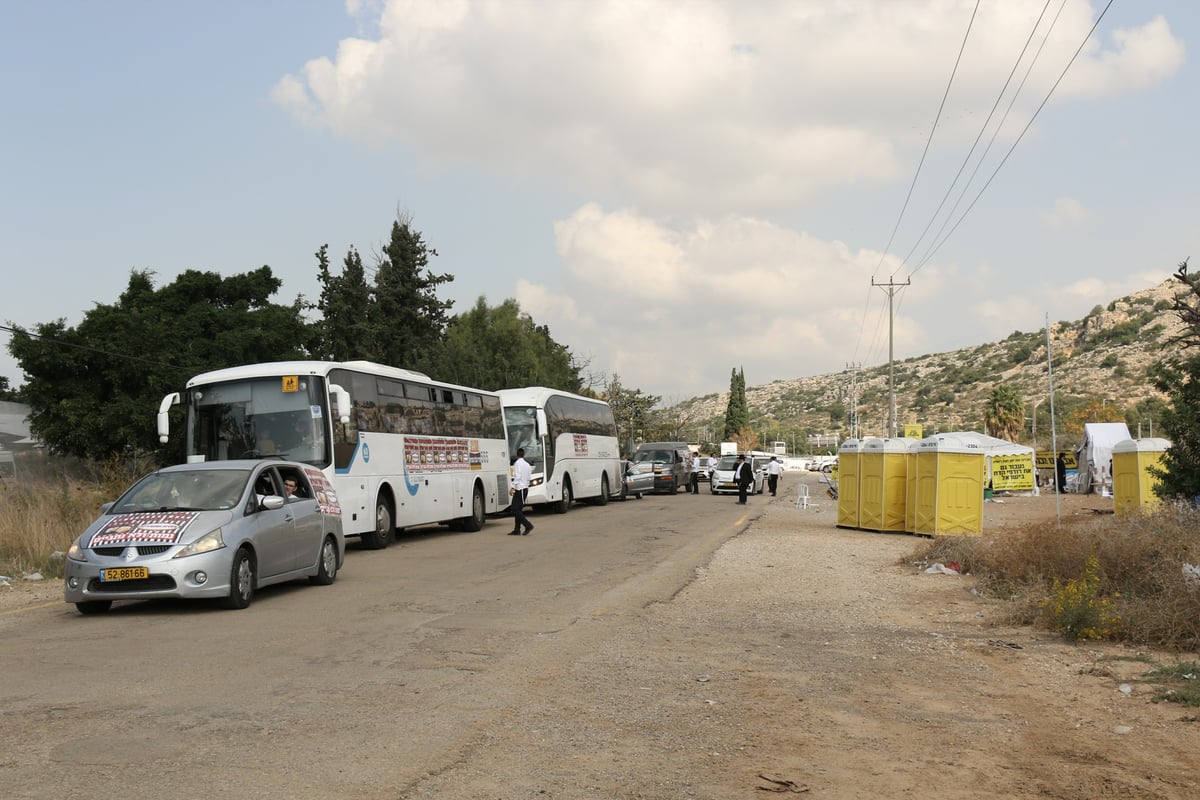 הבוקר: שבעה עריקים שוחררו מכלא 6 • צפו