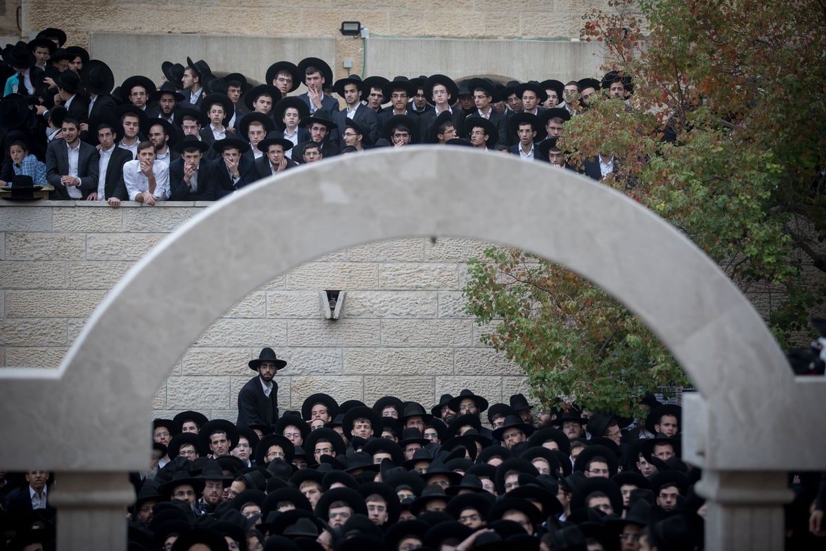 תיעוד דומע: אלפים ליוו את הגאון רבי דב יפה זצ"ל בירושלים