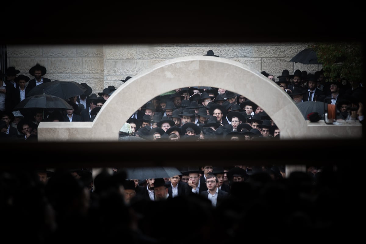 תיעוד דומע: אלפים ליוו את הגאון רבי דב יפה זצ"ל בירושלים