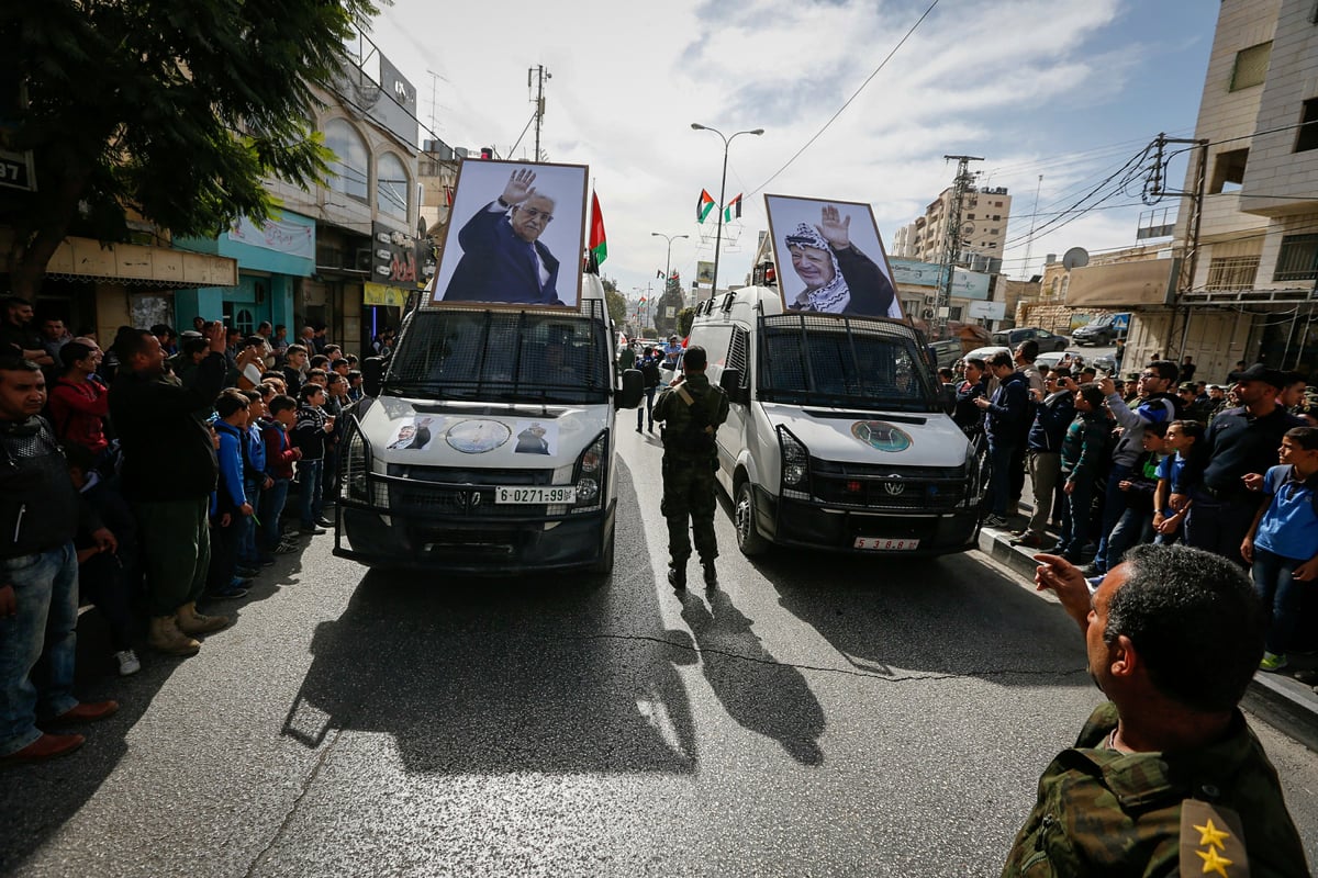 המצעד של כוחות הביטחון הפלסטינים בחברון • תיעוד