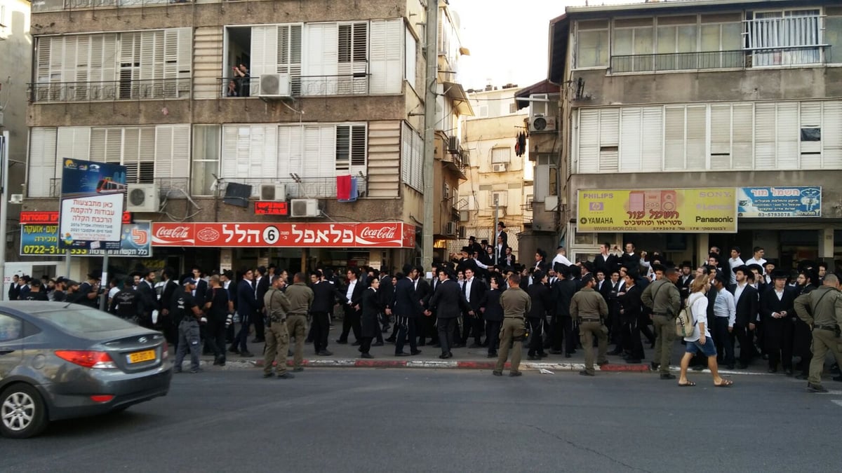 הפגנת 'הפלג' בב"ב: שוטרים ומפגינים פצועים, 15 עצורים