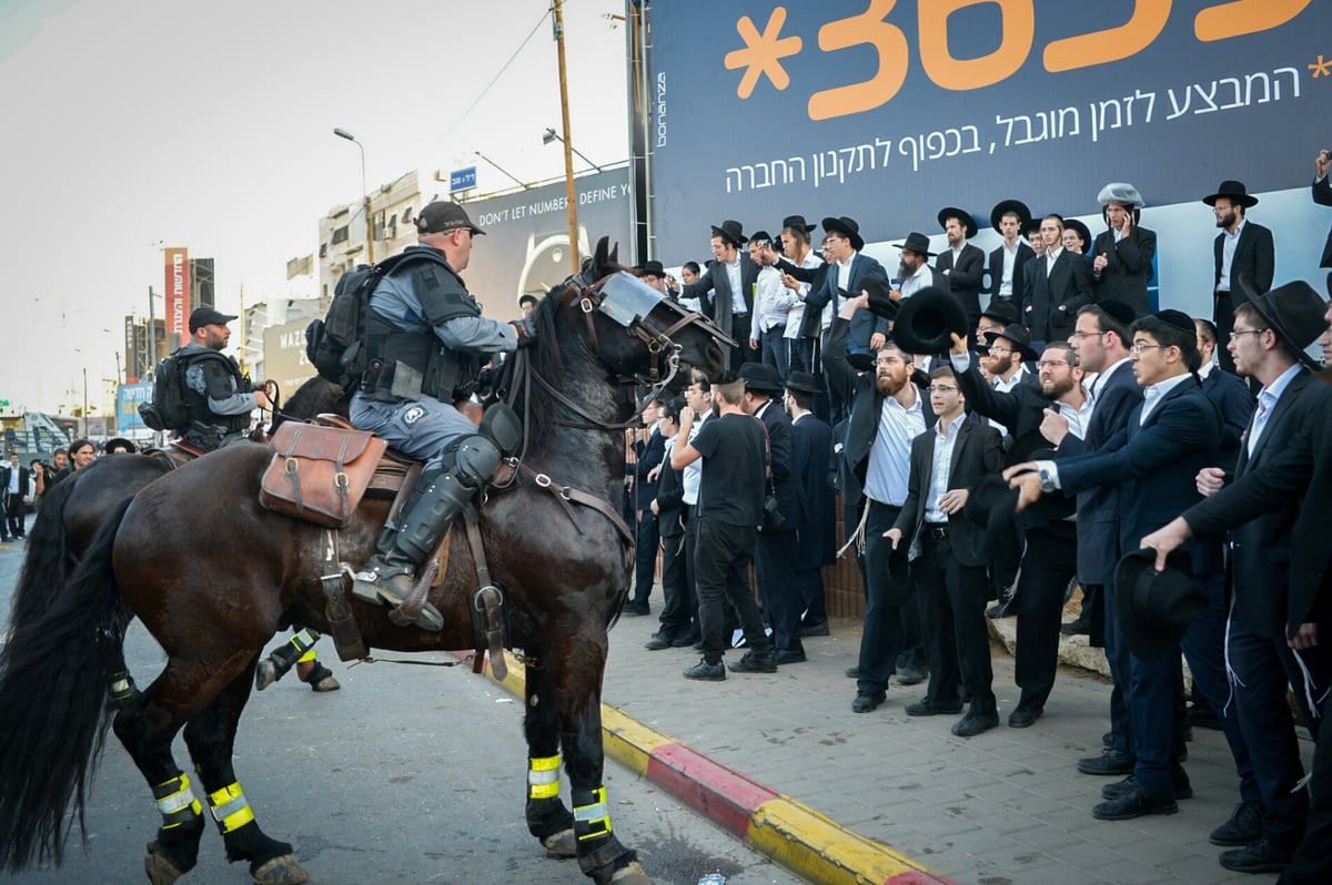 הפגנת 'הפלג', העימותים והמעצרים • גלריה