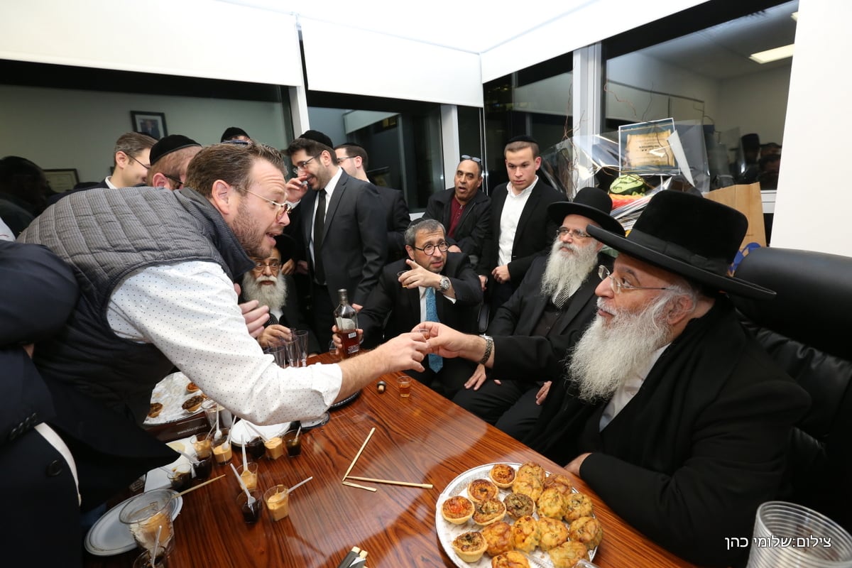 גלריה • עו"ד משה אוסדיטשר חנך משרד חדש