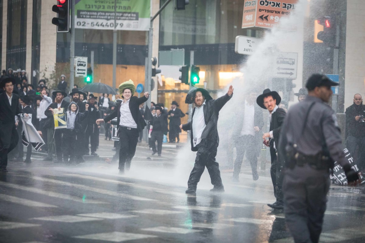 עשרות עצורים וסירחון עז מה'בואש': כך נראתה ההפגנה בירושלים