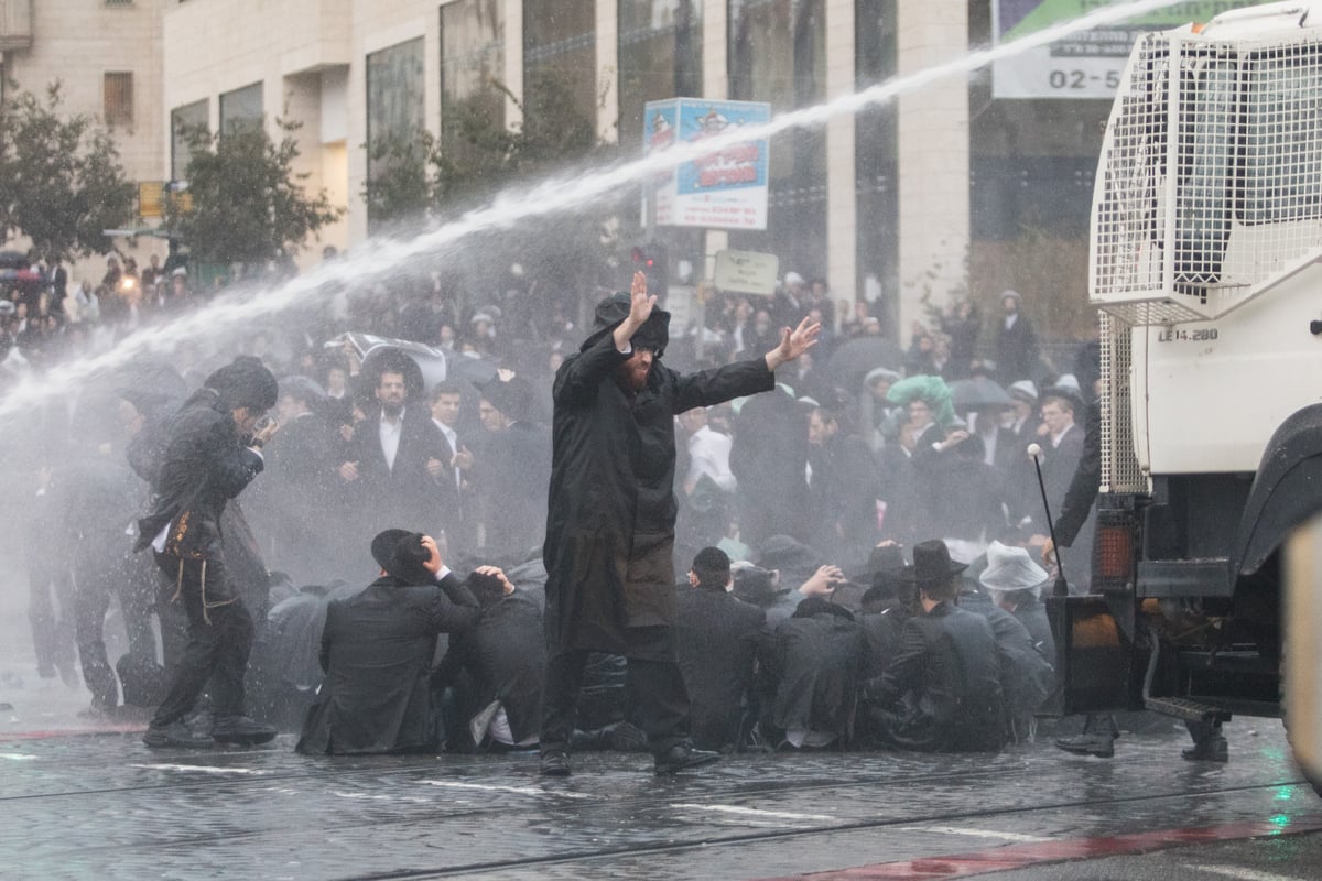 עשרות עצורים וסירחון עז מה'בואש': כך נראתה ההפגנה בירושלים