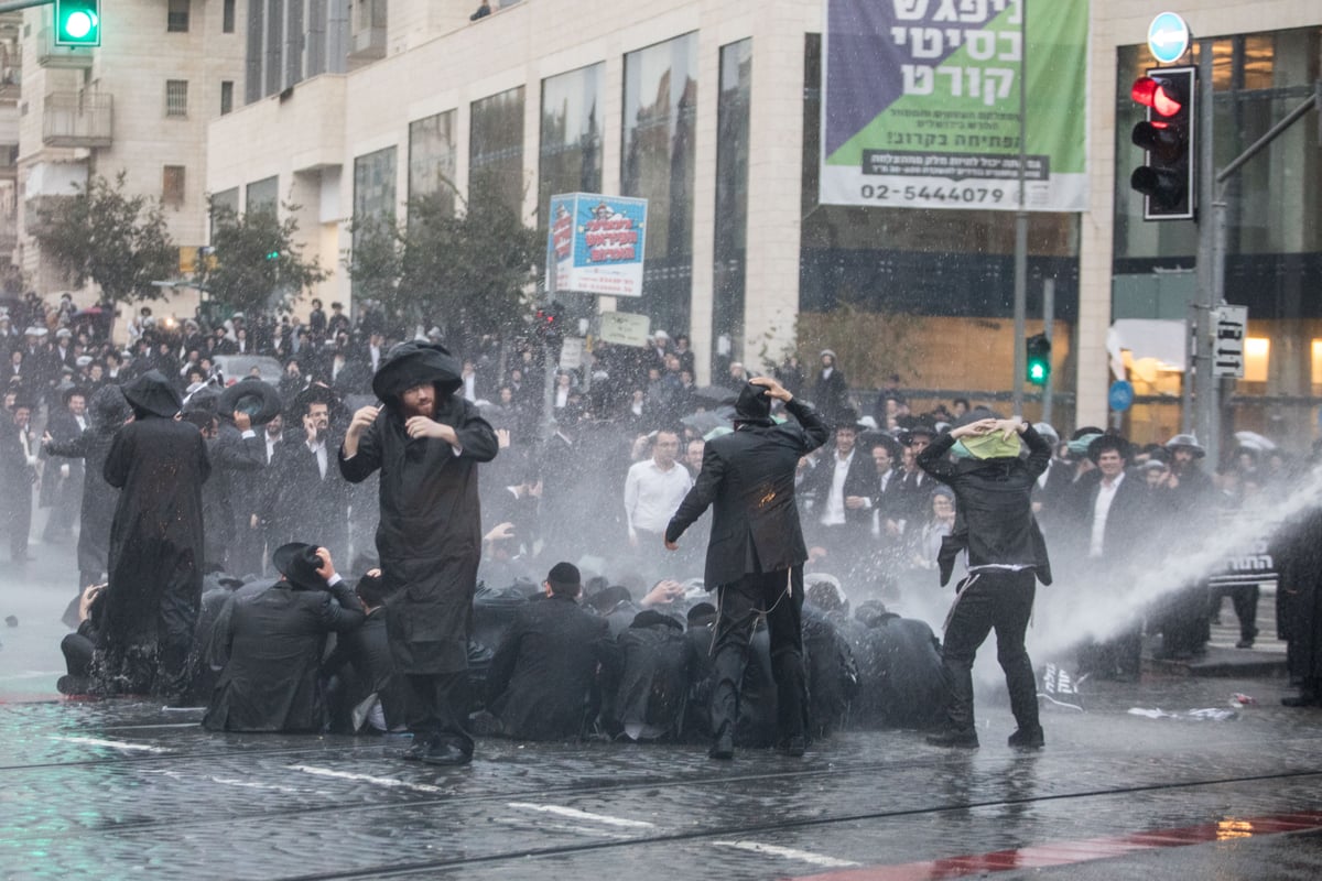 עשרות עצורים וסירחון עז מה'בואש': כך נראתה ההפגנה בירושלים