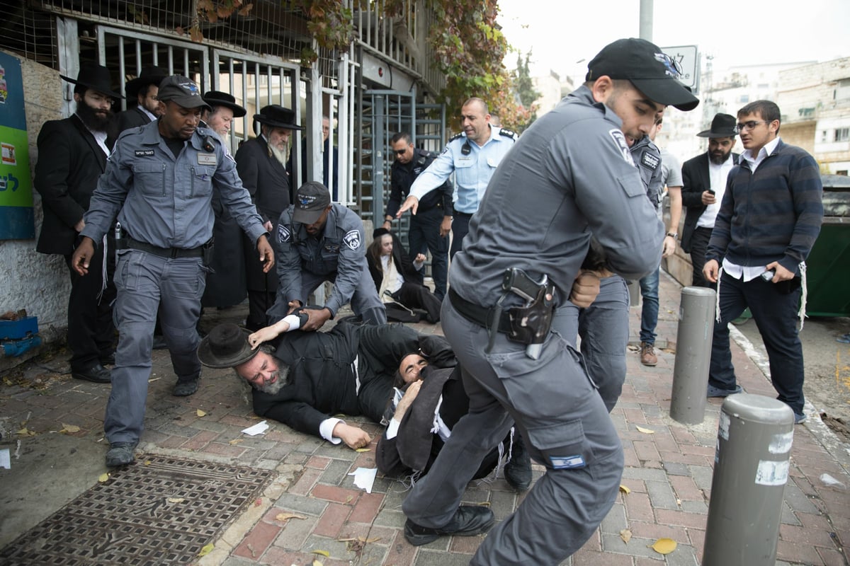 לאחר הפגנות 'העדה' מול לשכת הגיוס: בעל קו נייעס נעצר