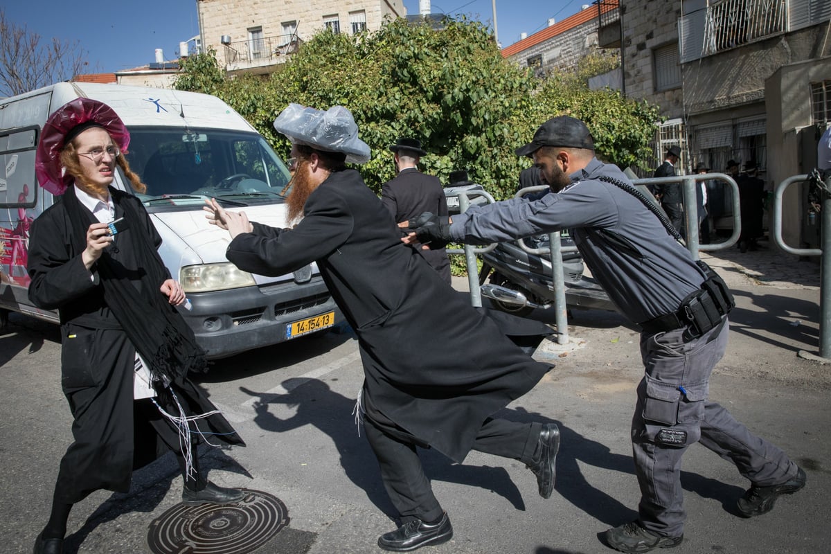 לאחר הפגנות 'העדה' מול לשכת הגיוס: בעל קו נייעס נעצר