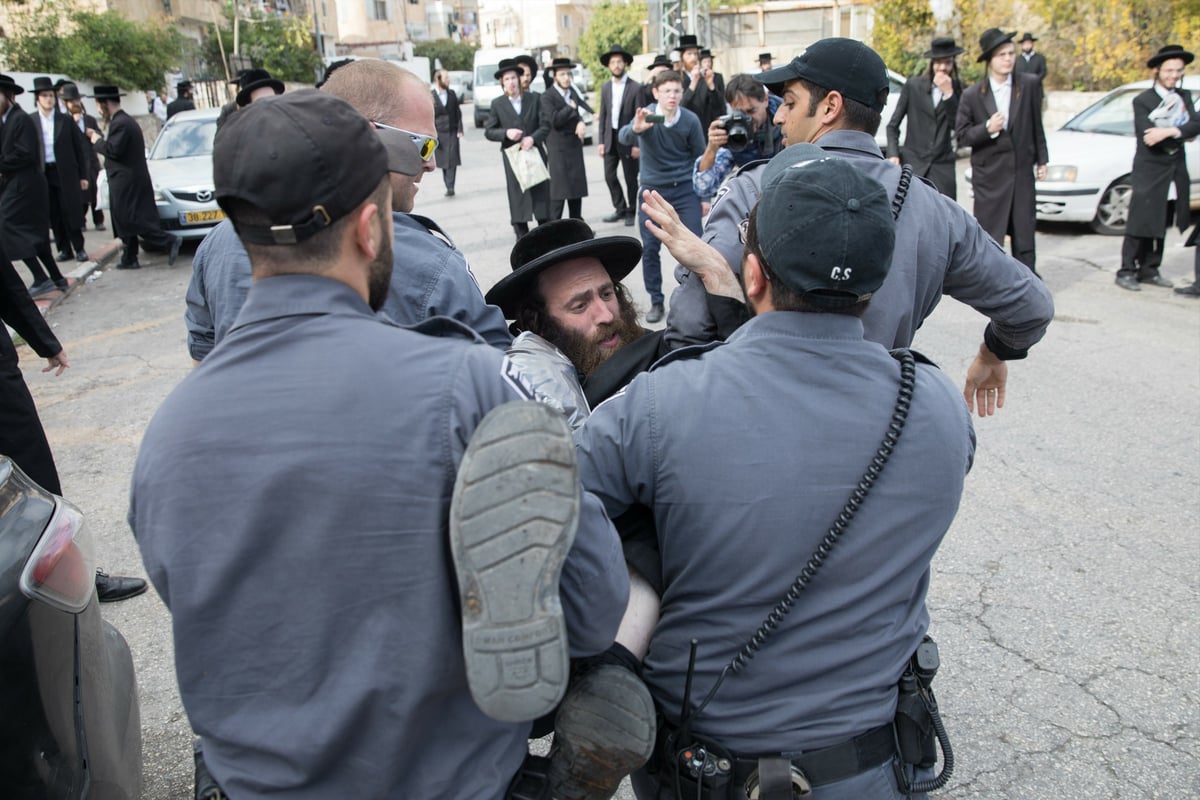 לאחר הפגנות 'העדה' מול לשכת הגיוס: בעל קו נייעס נעצר