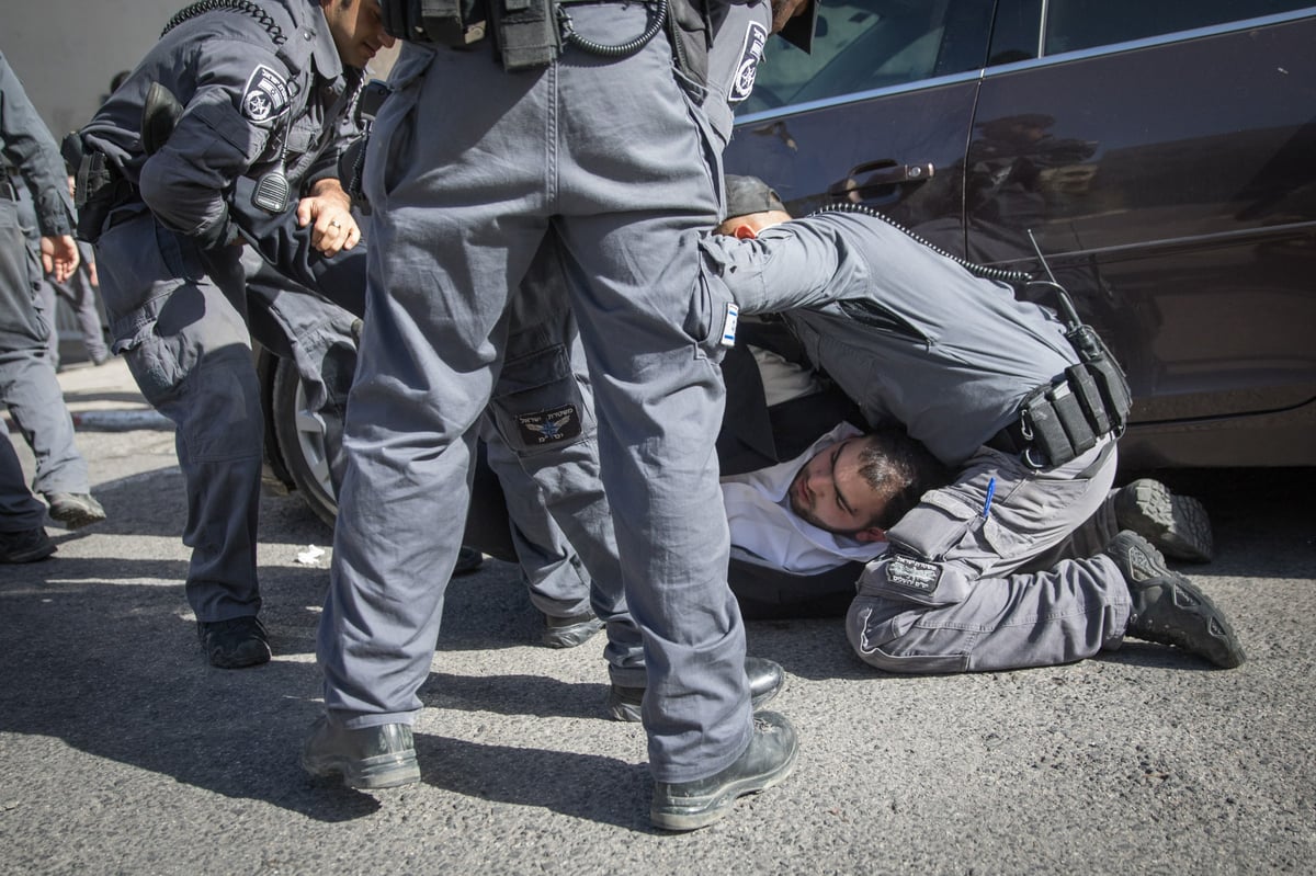 לאחר הפגנות 'העדה' מול לשכת הגיוס: בעל קו נייעס נעצר