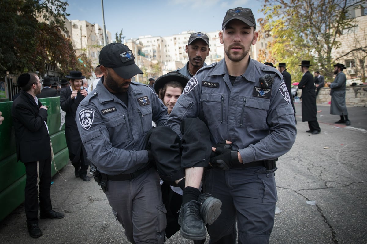 לאחר הפגנות 'העדה' מול לשכת הגיוס: בעל קו נייעס נעצר