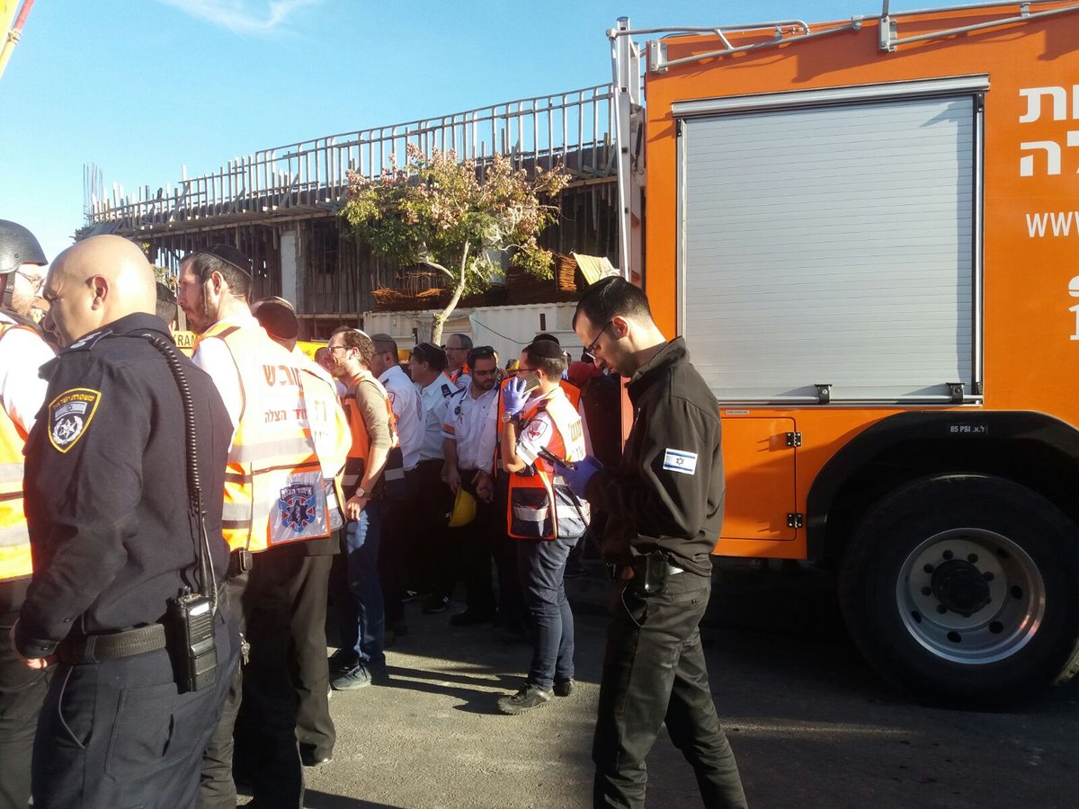 לכודים חולצו ממבנה בביתר עילית שפיגומיו קרסו