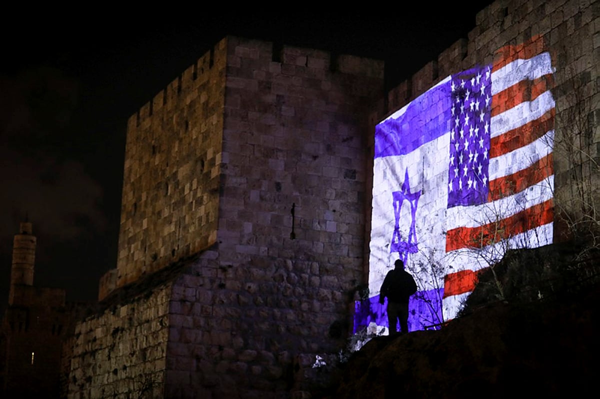 חומות העיר העתיקה בירושלים. הלילה