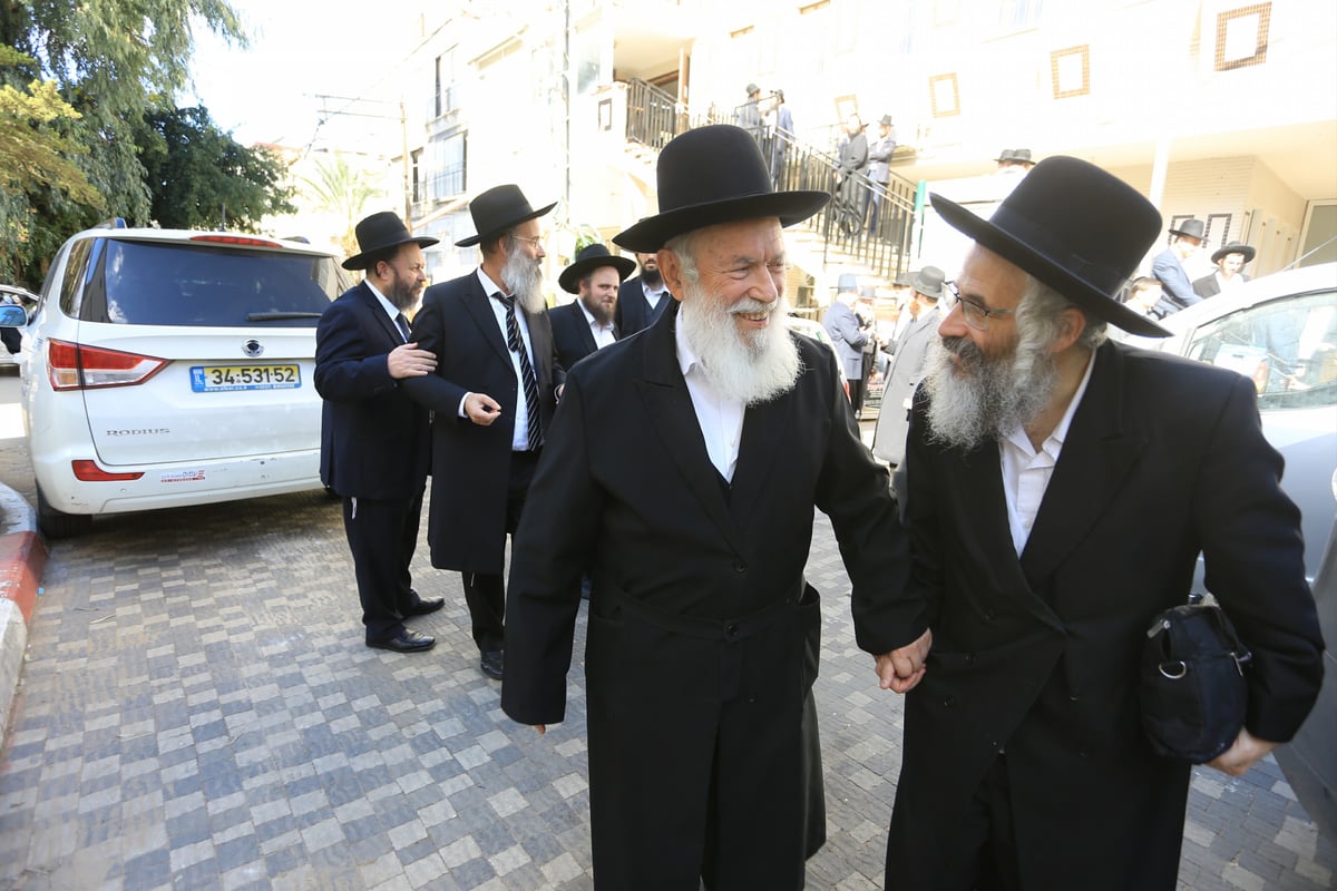 נכדו ונאמן ביתו של מרן שר התורה ערך ברית לבנו • גלריית ענק