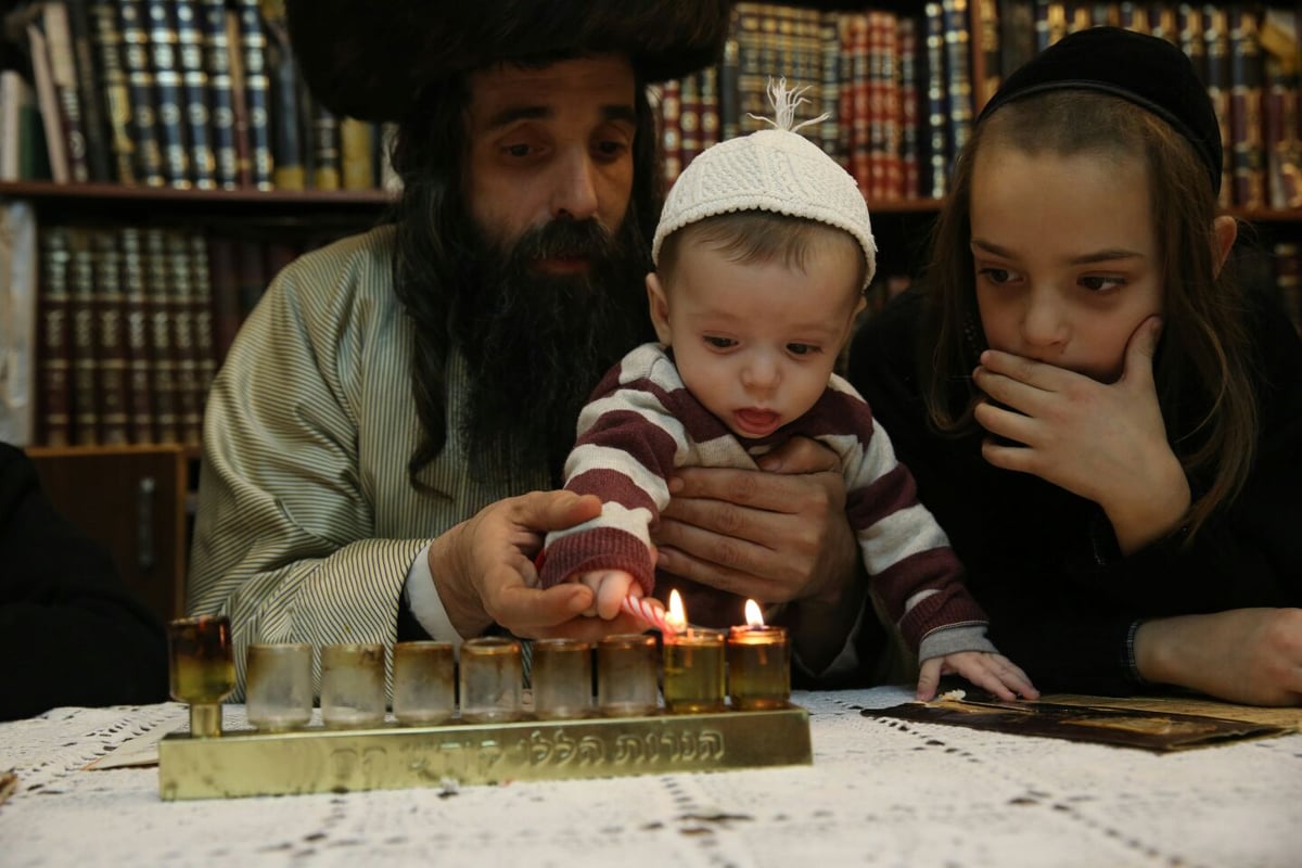 סיור חנוכיות וירטואלי: נר שני במאה שערים