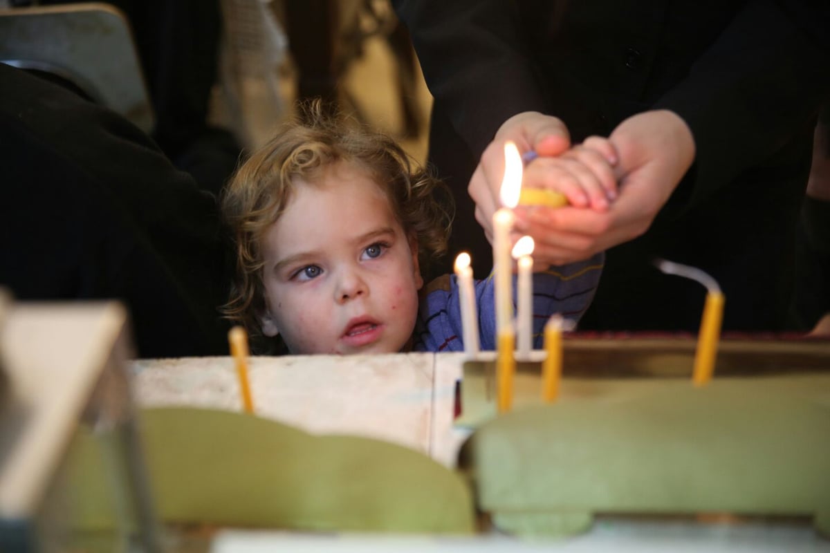 סיור חנוכיות וירטואלי: נר שני במאה שערים