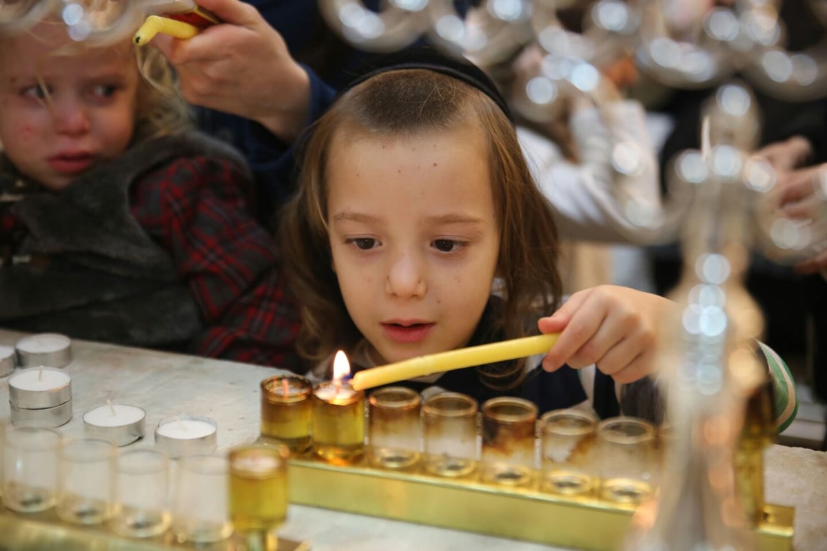 סיור חנוכיות וירטואלי: נר שני במאה שערים