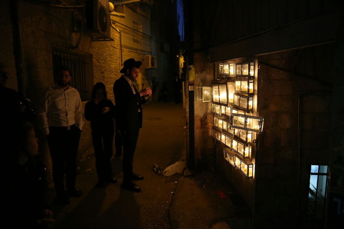 סיור חנוכיות וירטואלי: נר שני במאה שערים