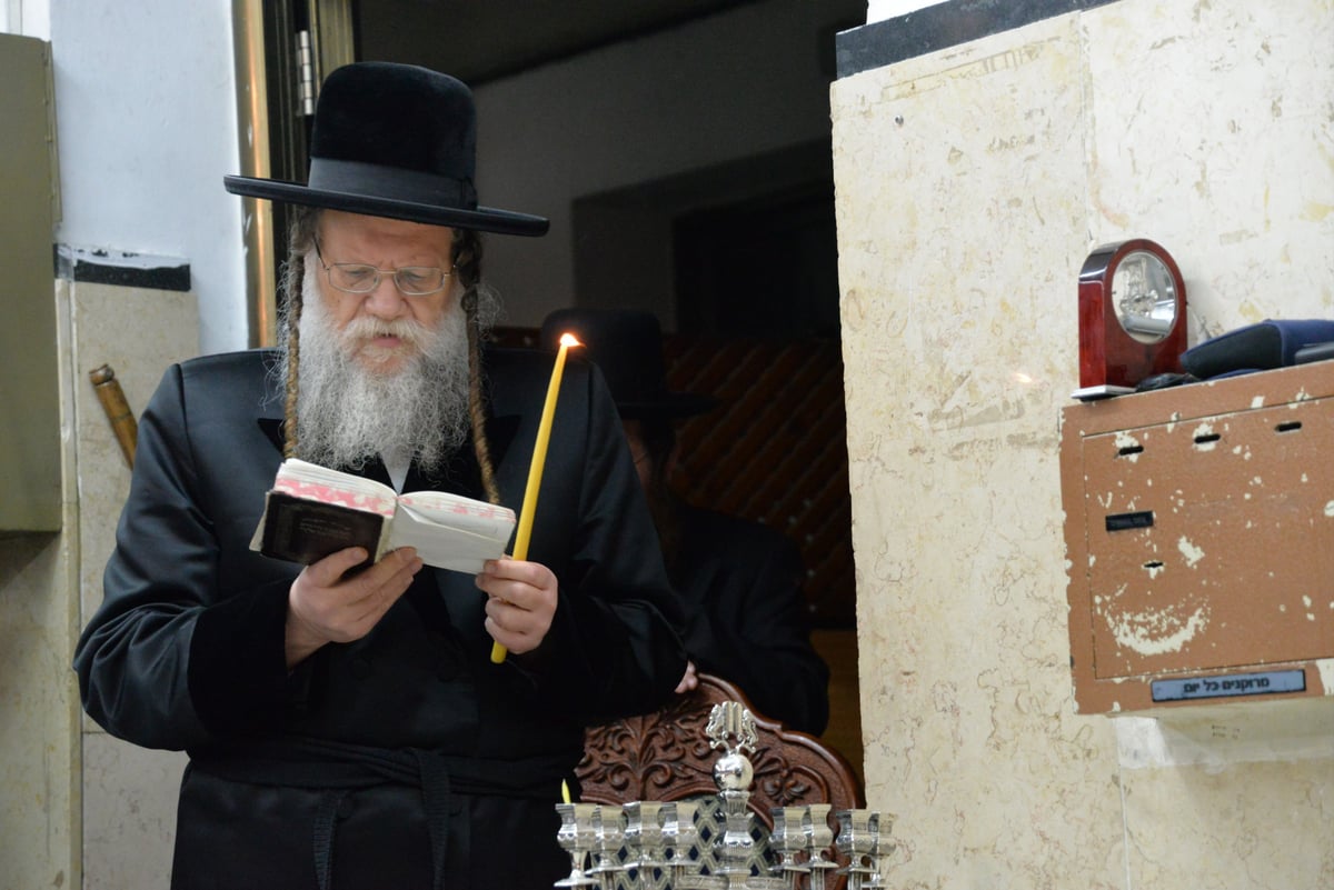 ההדלקה של אדמו"רי בני ברק • צפו בתיעוד