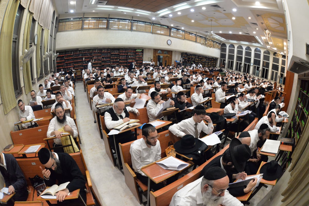 בבני ברק סיימו שישה סדרי משנה לע"נ מרן הרב שטיינמן זצ"ל • צפו