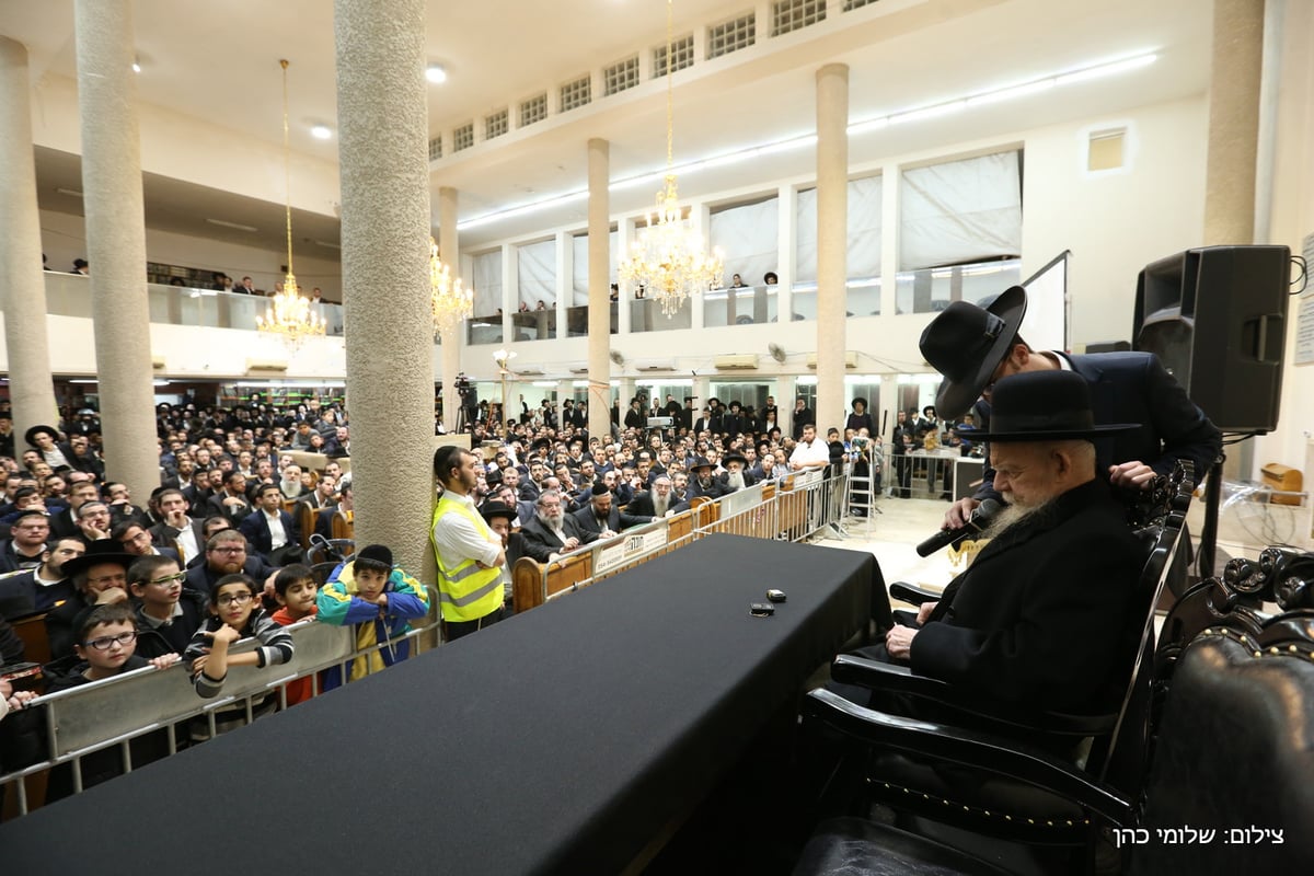 גלריה: אלפים בעצרת מספד למרן הגראי"ל שטיינמן